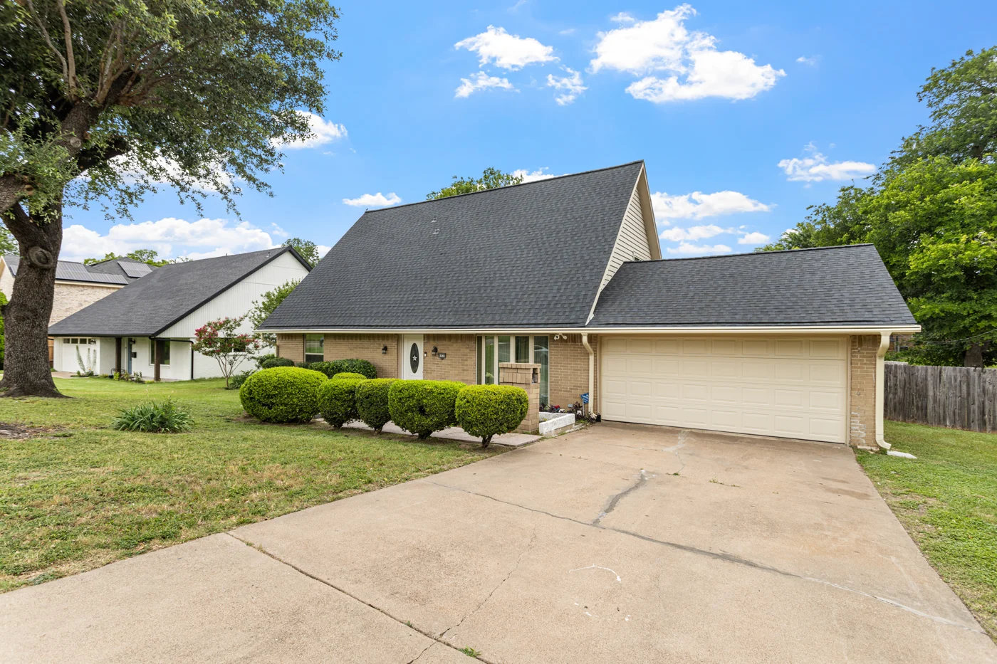 Front exterior of 6930 Trailcrest Drive in Dallas, a home sold by Harry Hasnat with REAL Broker